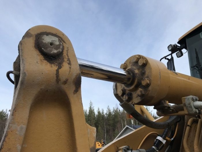 2005 CAT 966H - Image 21