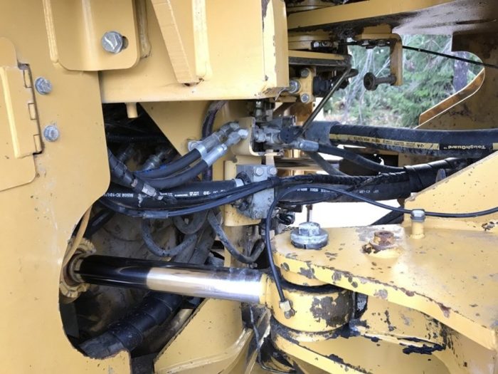 2005 CAT 966H - Image 28