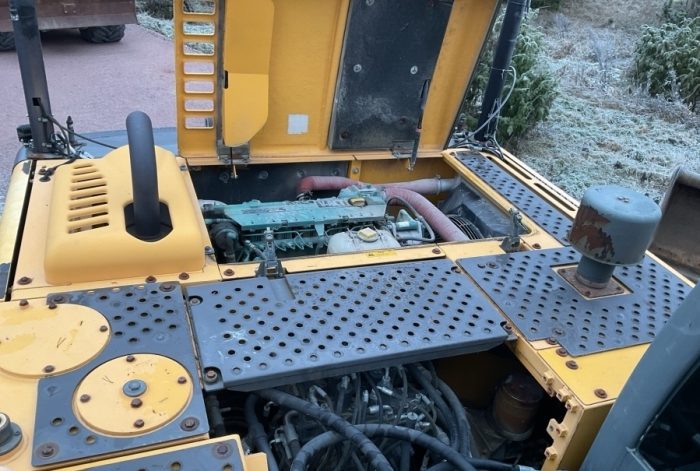 2011 Volvo EC210CL - Image 11