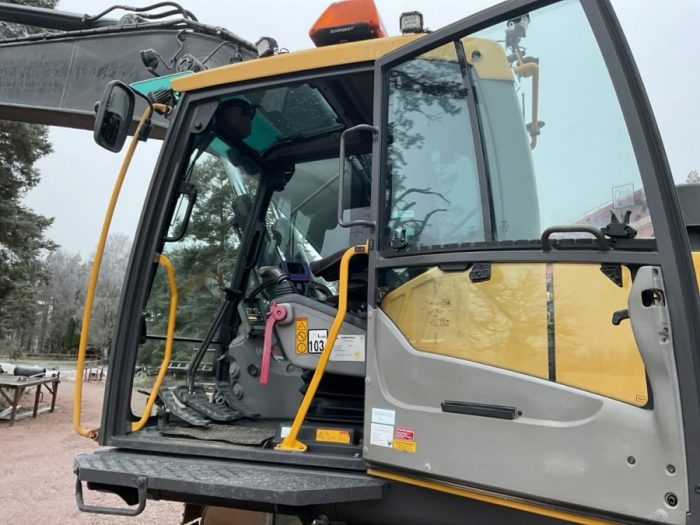 2011 Volvo EC210CL - Image 14