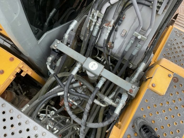 2011 Volvo EC210CL - Image 15