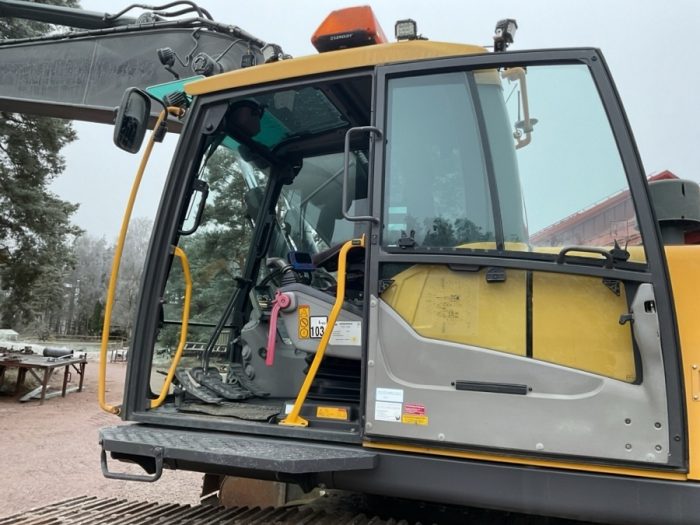 2011 Volvo EC210CL - Image 18