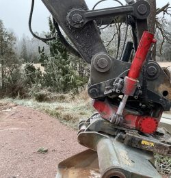 2011 Volvo EC210CL - Image 3