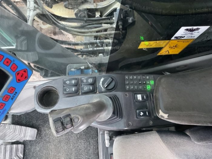 2011 Volvo EC210CL - Image 33