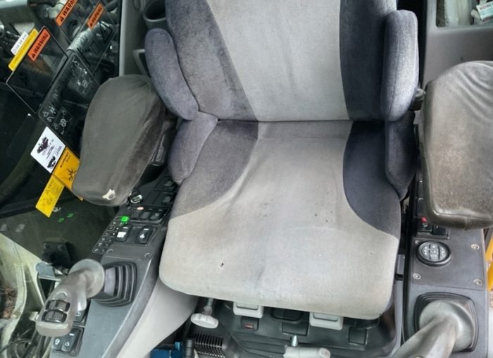 2011 Volvo EC210CL - Image 34