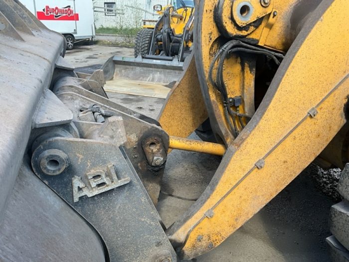 2012 CAT 966K - Image 9