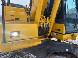 2022 Komatsu PC240LC-11 - Image 10