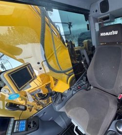 2022 Komatsu PC240LC-11 - Image 15