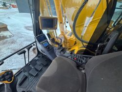 2022 Komatsu PC240LC-11 - Image 16