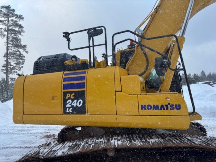 2022 Komatsu PC240LC-11 - Image 71
