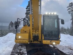 2022 Komatsu PC240LC-11 - Image 9