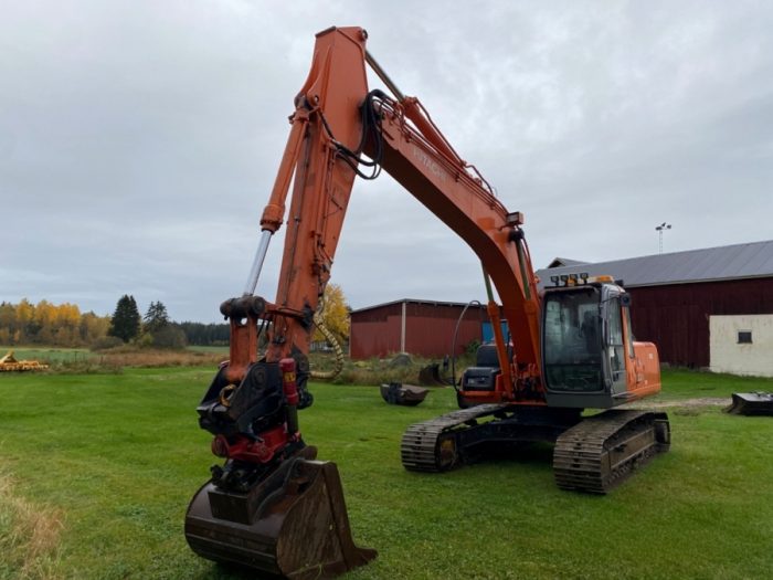 2004 Hitachi ZX210 - Image 19