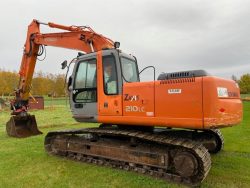 2004 Hitachi ZX210 - Image 5