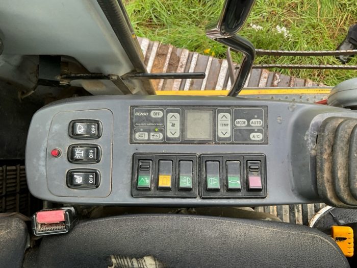 2005 Komatsu PC210 LC7 - Image 102