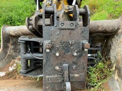 2005 Komatsu PC210 LC7 - Image 105