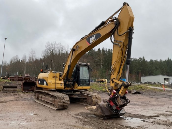 2007 CAT 320D - Image 12