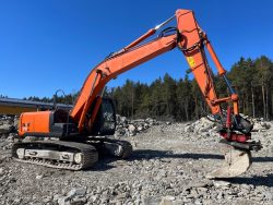 2007 Hitachi ZX210 LC-3 - Image 2