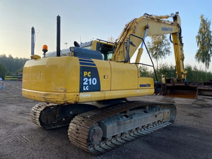 2010 Komatsu PC210 LC - Image 2