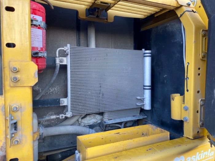 2010 Komatsu PC210 LC - Image 20