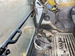 2010 Komatsu PC210 LC - Image 25