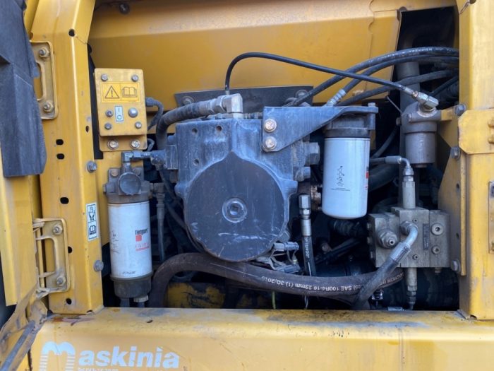 2010 Komatsu PC210 LC - Image 29
