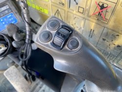 2010 Komatsu PC210 LC - Image 30