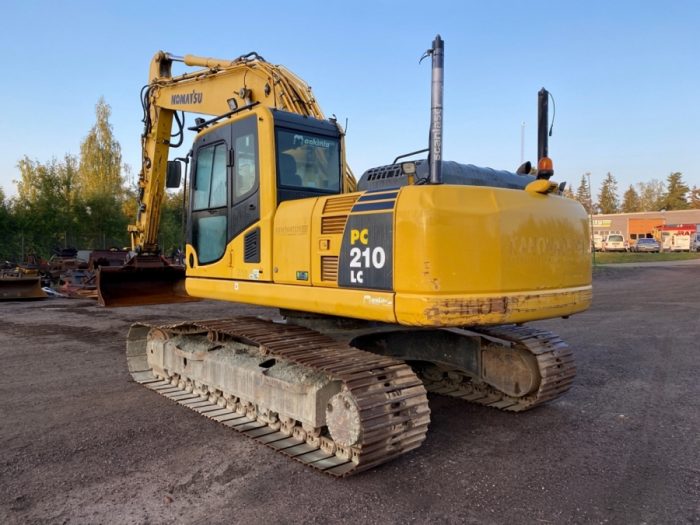 2010 Komatsu PC210 LC - Image 9