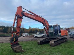 2012 Hitachi ZX 210 LC-3 - Image 2