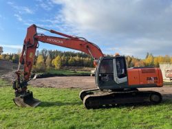 2012 Hitachi ZX 210 LC-3 - Image 3