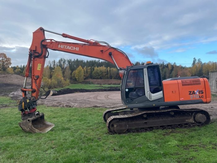 2012 Hitachi ZX 210 LC-3 - Image 9