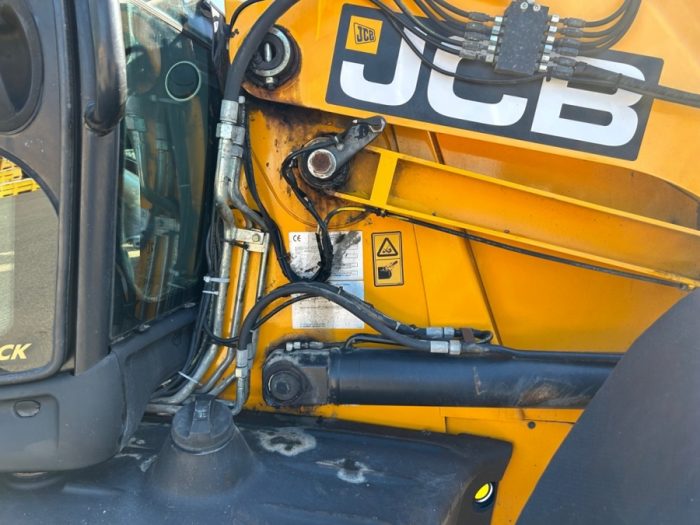 2012 JCB 4CX - Image 18