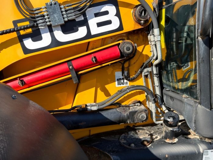 2012 JCB 4CX - Image 29