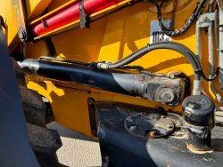 2012 JCB 4CX - Image 31