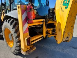 2012 JCB 4CX - Image 32