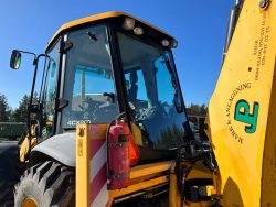 2012 JCB 4CX - Image 33