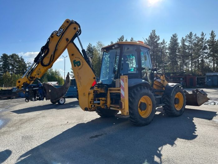 2012 JCB 4CX - Image 5