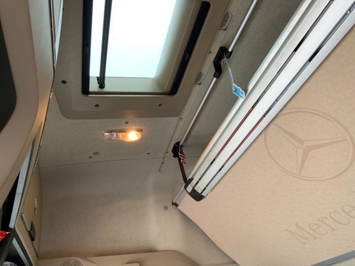 2014 Mercedes-Benz Actros 3363 - Image 9