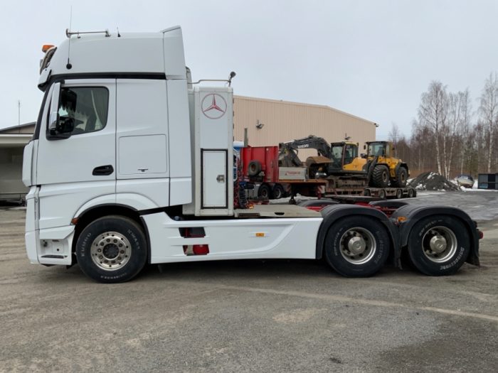 2014 Mercedes-Benz Actros 3363 - Image 2