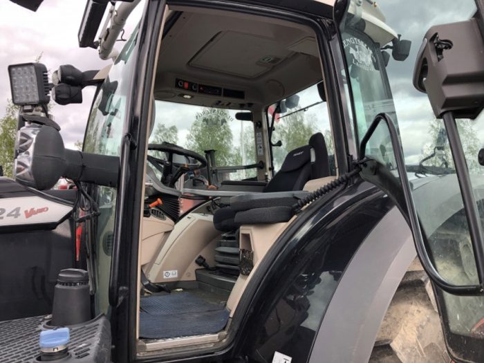 2017 Fendt 724 Vario - Image 39