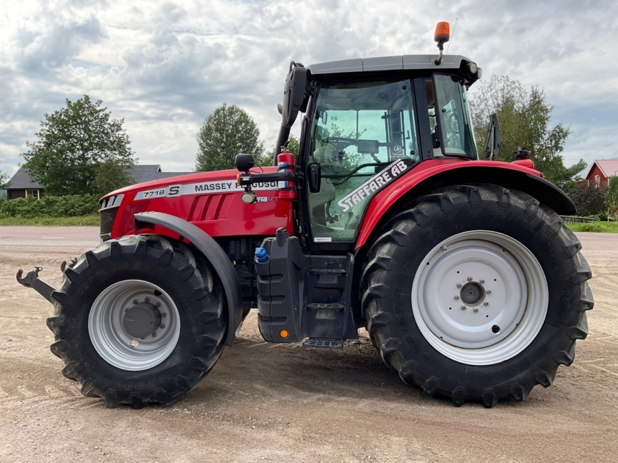2019_Massey_Ferguson_S7719_YB16786_1.jpg 2019 Massey Ferguson S7719 - Image 1