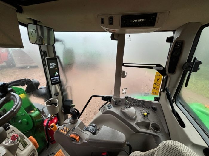 2020 John Deere 6120M - Image 16