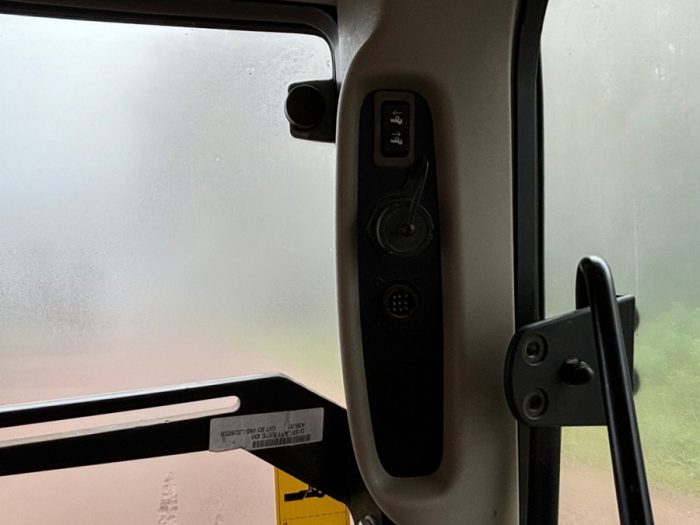 2020 John Deere 6120M - Image 25