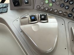 2020 John Deere 6120M - Image 32