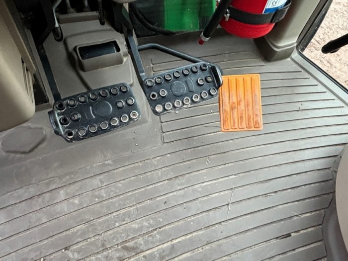 2020 John Deere 6120M - Image 33