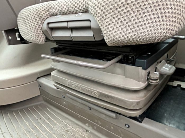 2020 John Deere 6120M - Image 41