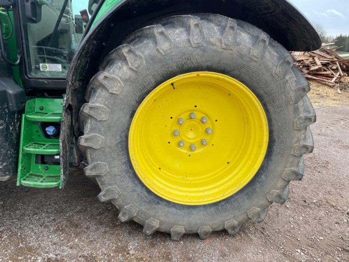 2020 John Deere 6120M - Image 11