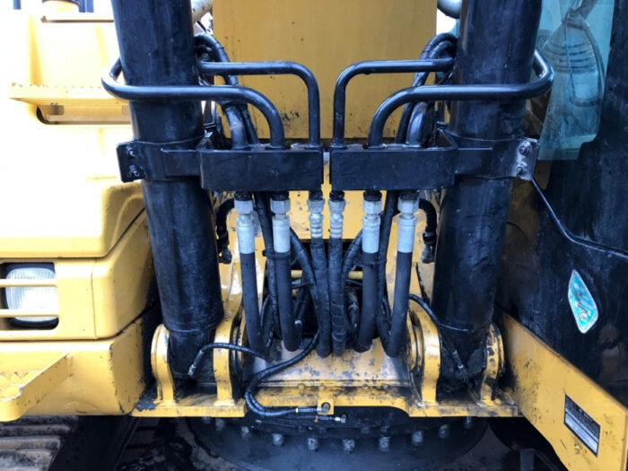 2010 CAT 323D - Image 9