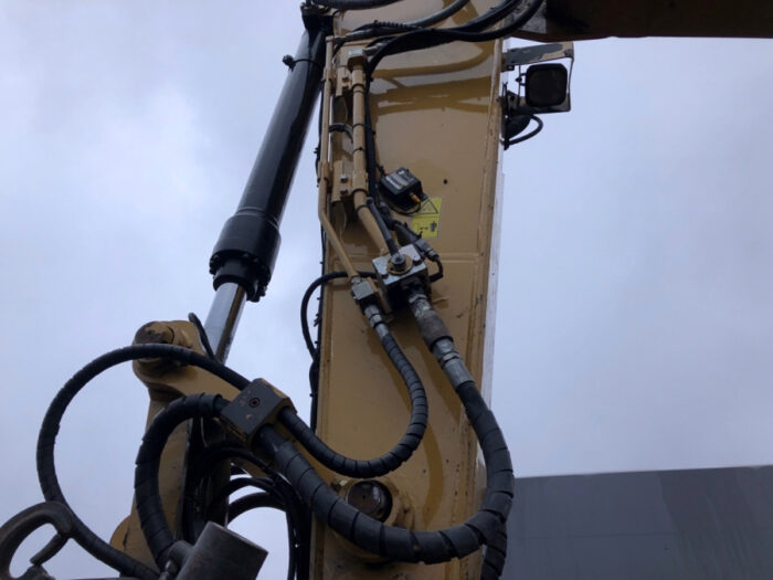 2010 CAT 323D - Image 27