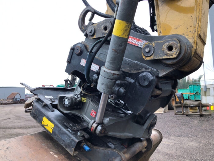 2010 CAT 323D - Image 29