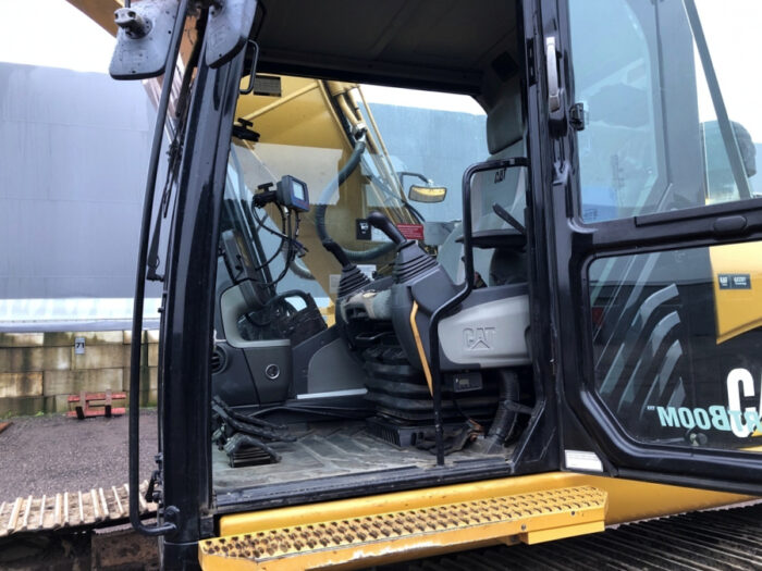 2010 CAT 323D - Image 36